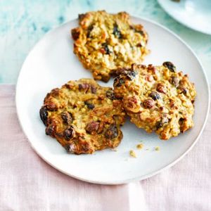 Oaty hazelnut cookies