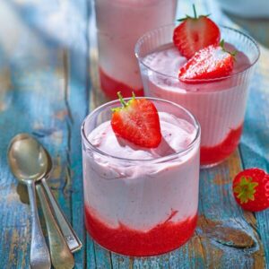 Easy strawberry mousse