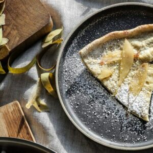 Dutch Baby with Vanilla and Pears